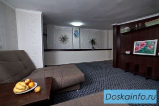 Заселение в гостиницу Барнаула, где гости получают бесплатные завтраки