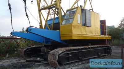Гусеничный кран СКГ-630