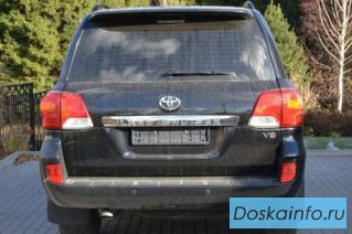 Toyota         Land             Cruiser      200