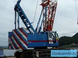 Гусеничный кран KOBELCO 7090, 2005 год