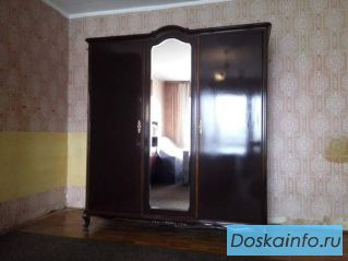Антикварныи шкаф
