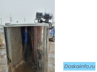 Емкость нержавеющая, объем — 1 куб.м., рубашка, мешалка