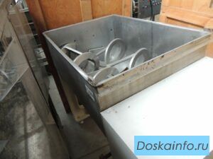 Фаршемешалка, спираль, пр-ть 325 л., 2010 г. в., инв 5854