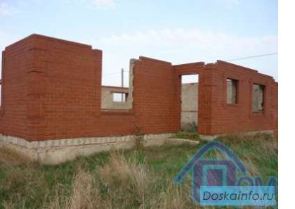Недостроенный дом в поселке Сенной