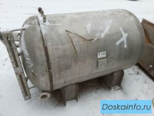 Емкость нержавеющая, объем — 0,65 куб. м., горизонтальная, инв 1243
