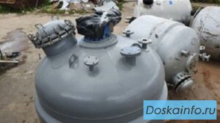 Реактор нержавеющий, объем — 3,2 куб.м., рубашка, мешалка