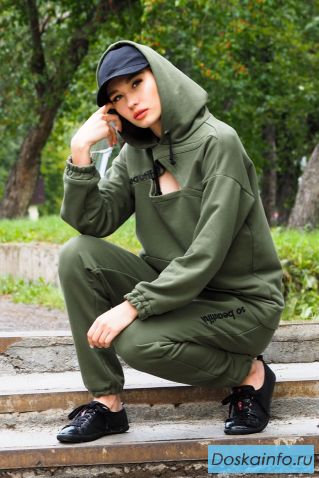 Красивые женские спортивные костюмы