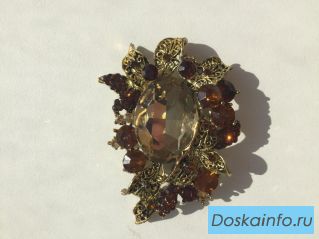 Брошь бижутерия стразы сваровски swarovski кристаллы украшен