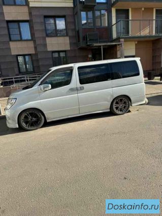 Автомобиль Nissan Elgrand E51 3.5l 4WD