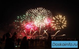 «Нева-Салют» — эксперт в области салютов, фейерверков и пиротехнических шоу в Санкт-Петербурге