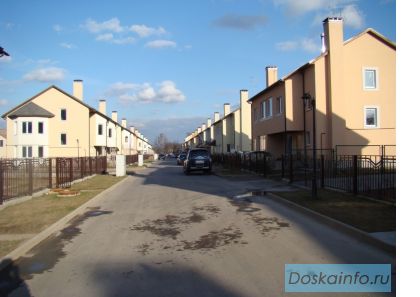 Продается Трехуровневый дом в коттеджном поселке 10 км от МКАД