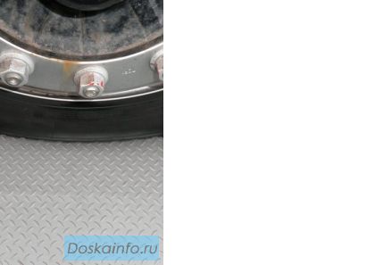 Напольные покрытия из ПВХ и Резиновых плиток для склада и офиса