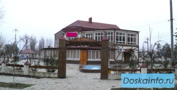 Продам 3-этажное кафе в Центре г. Крымска на пересечениях ул. Ленина и ул. Луночарского о/п 520 кв. 
