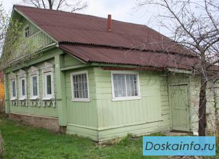 Дом в деревне с участком