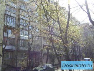 Продаю 3 комн.  квартиру м. Белорусская