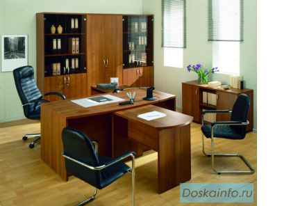 Продается комплект офисной (для руководителя) мебели 'Марс'