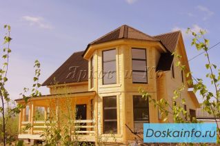 Отличное предложение на просторный дом с гаражом и террасой